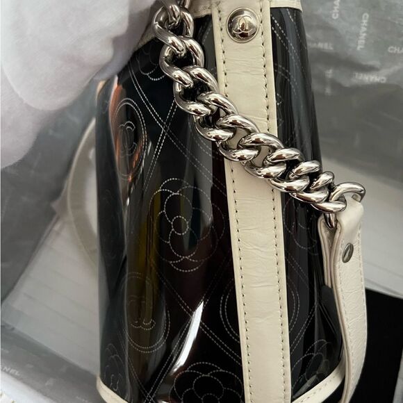 Chanel pvc bucket camellia bag small - Picture 8 of 8